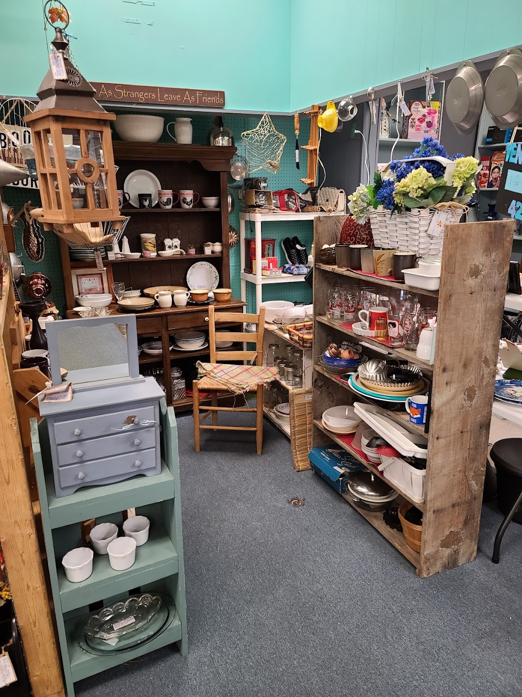 Upscale Vendor Mart (Flea Market) | 1030 E Main St, Gas City, IN 46933, USA | Phone: (765) 573-4498