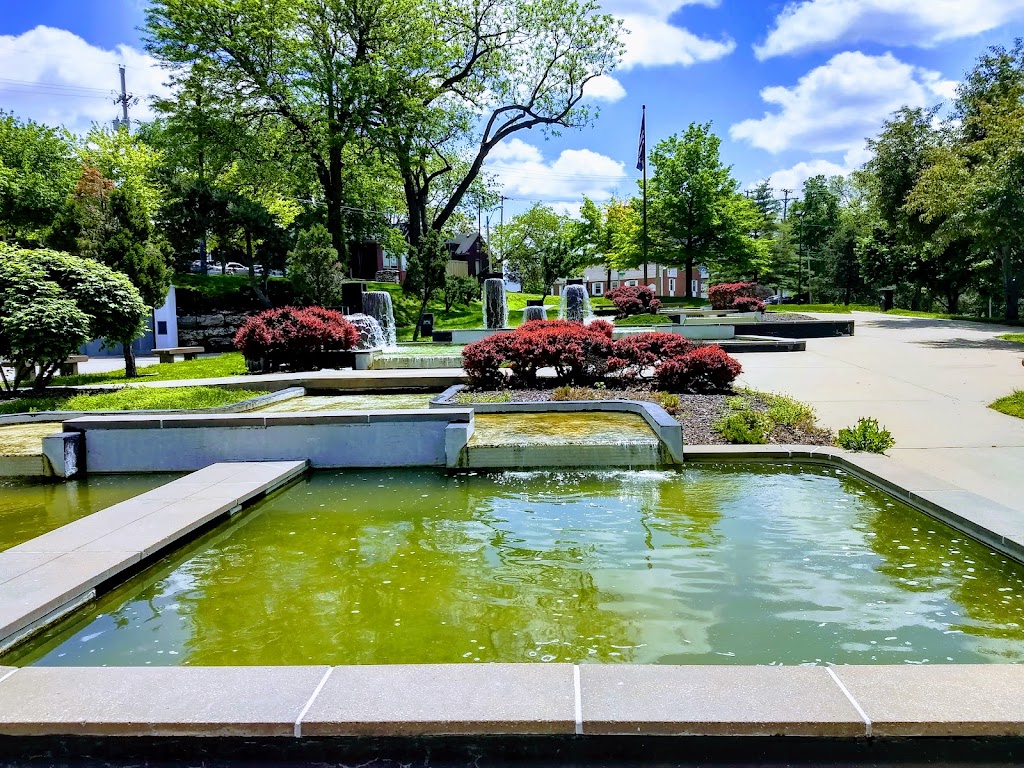 Vietnam Veterans Memorial Fountain | 4181 Broadway Blvd, Kansas City, MO 64111, USA | Phone: (816) 555-5555