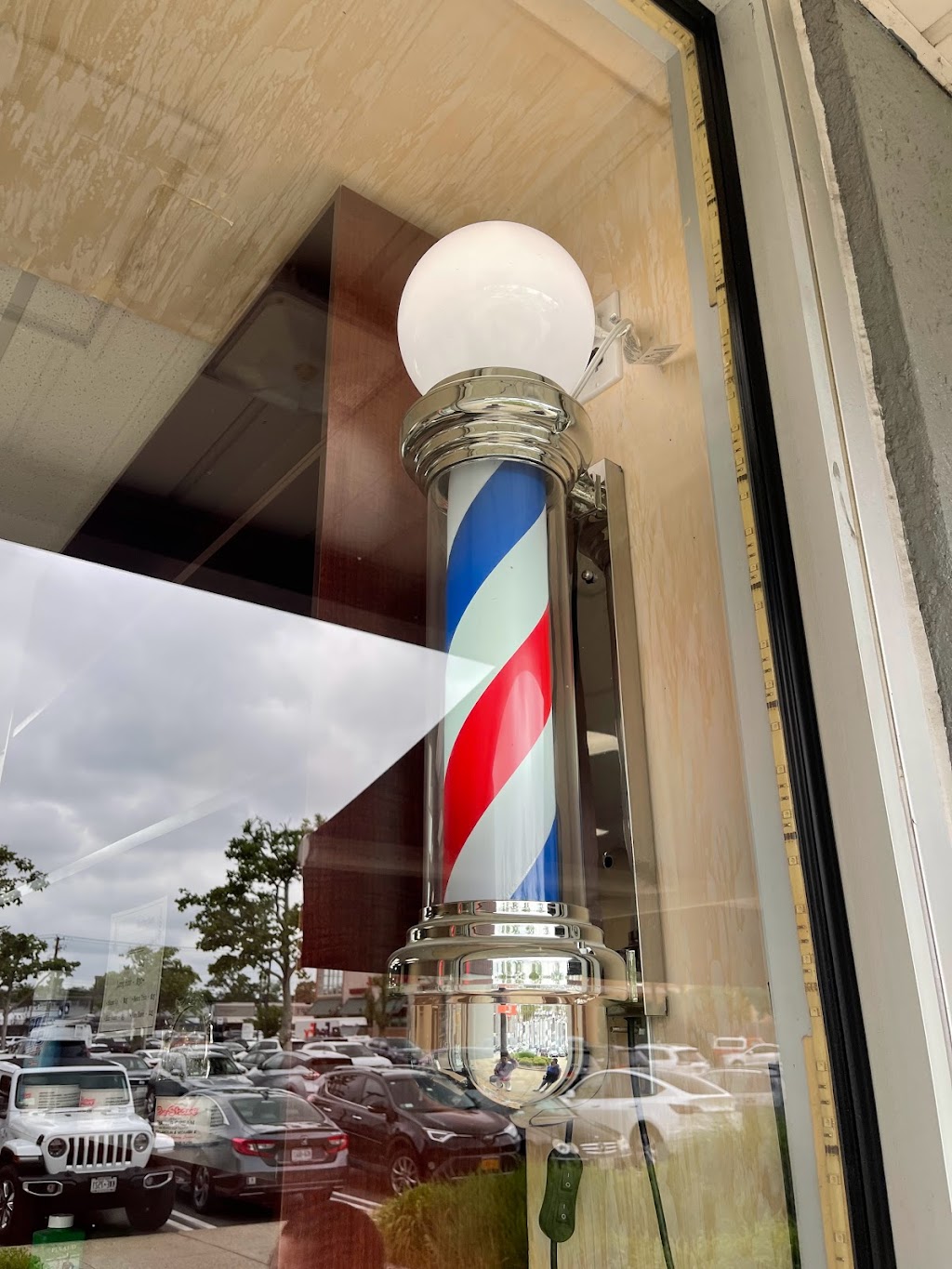 Michaels Barber Shop | 412 S Oyster Bay Rd, Hicksville, NY 11801, USA | Phone: (516) 605-2007