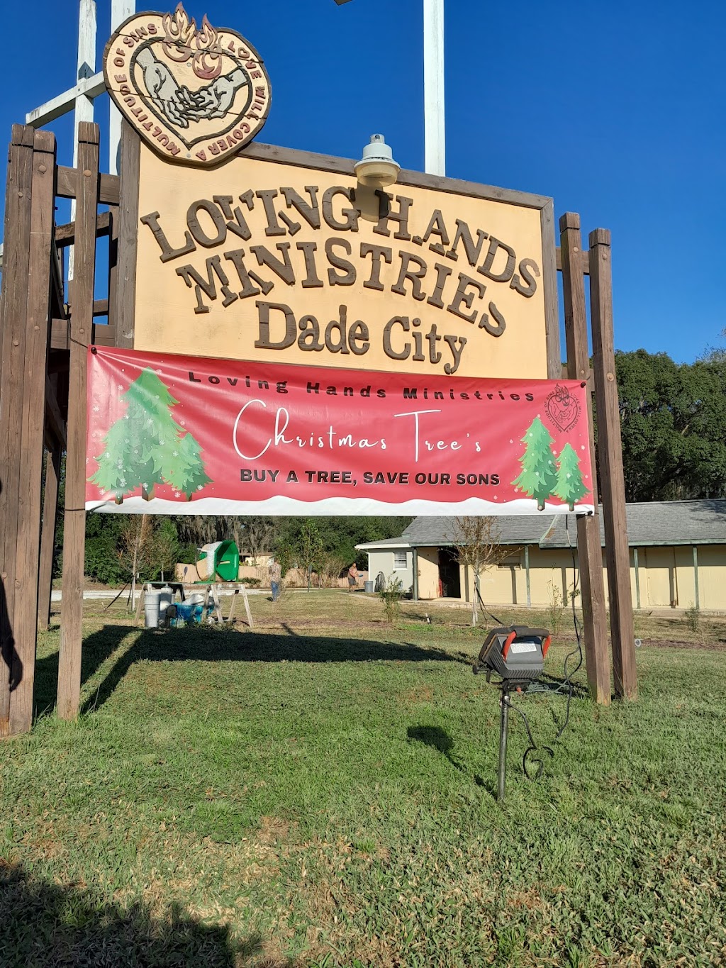 Loving Hands Ministries - Dade City | 18840 US-301, Dade City, FL 33523, USA | Phone: (352) 523-1399