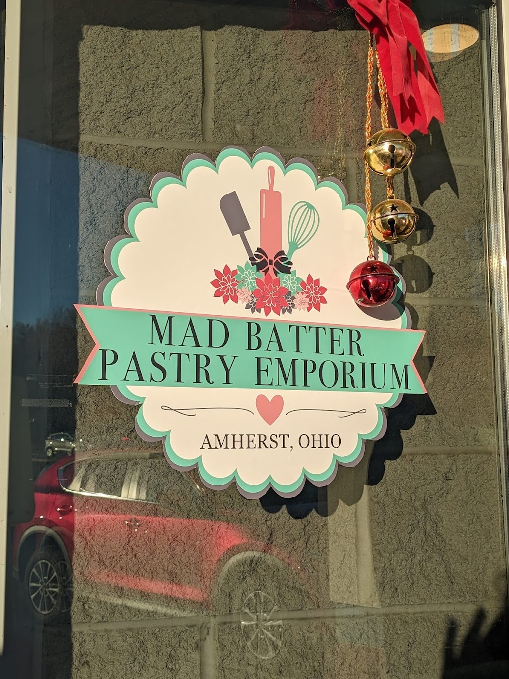 Mad Batter Pastry Emporium Amherst | 7664 Leavitt Rd, Amherst, OH 44001, USA | Phone: (440) 752-9243