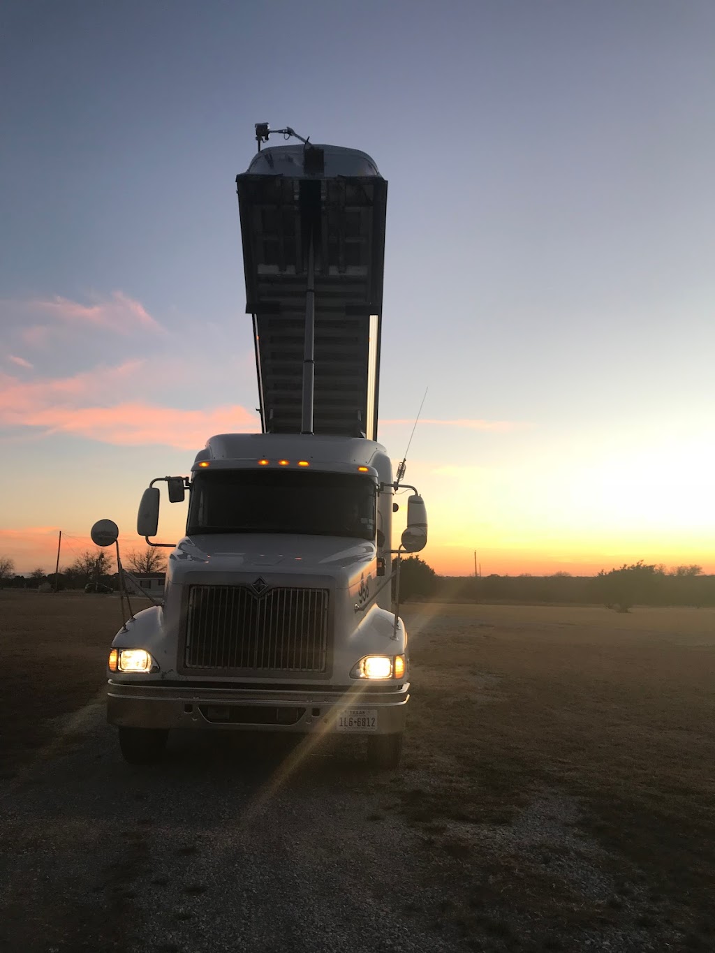 Dirty Truck Logistics inc | 1027 Green Branch Rd, Weatherford, TX 76085, USA | Phone: (214) 215-0139