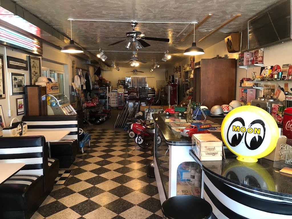 Classic Automobilia | 3667 Mahoning Ave, Youngstown, OH 44515, USA | Phone: (800) 676-3026