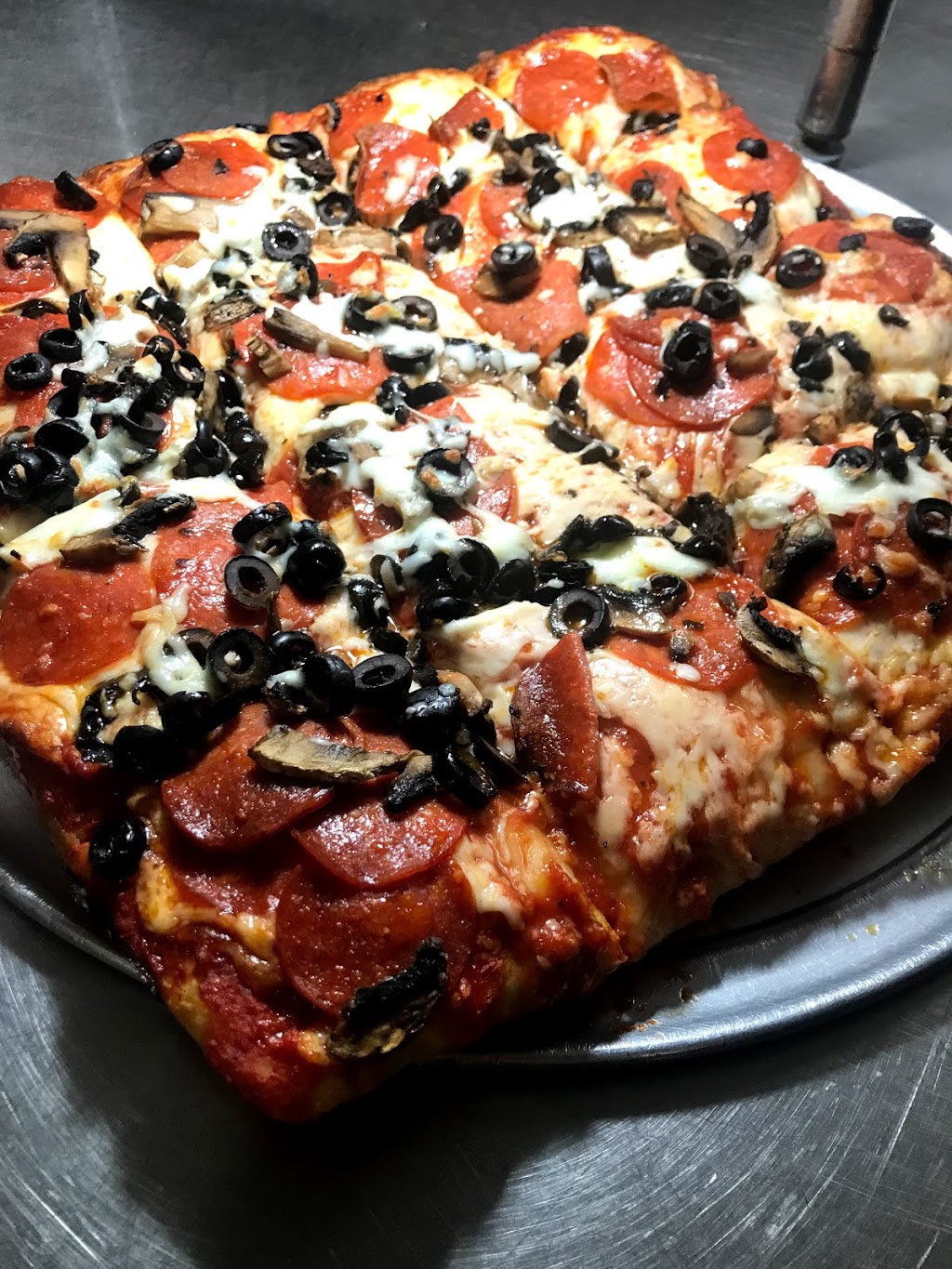 Elizabeths Pizza | 106 W Main St, Thomasville, NC 27360, USA | Phone: (336) 476-7444