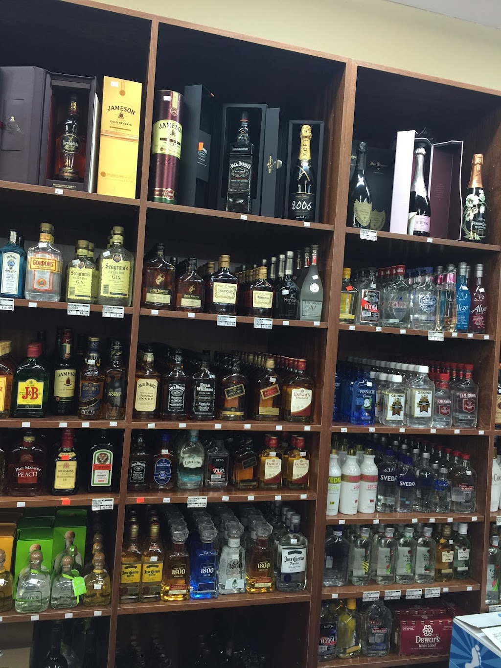 Seaford Wine & Liquor Busters | 3978 Jerusalem Ave, Seaford, NY 11783, USA | Phone: (516) 679-1221