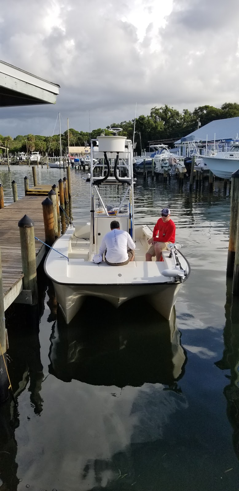 ONeills Marina | 6701 Sunshine Skyway Ln S, St. Petersburg, FL 33711, USA | Phone: (727) 867-2585
