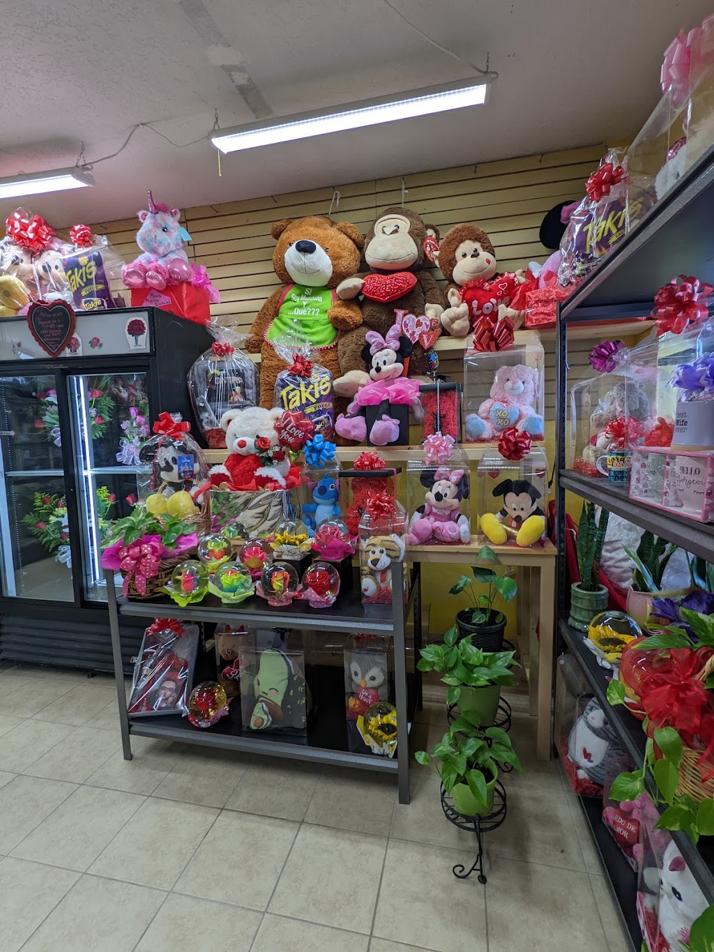 Mimis Novelties and Gift Shop | 10101 N Loop Dr, Socorro, TX 79927, USA | Phone: (915) 329-7714