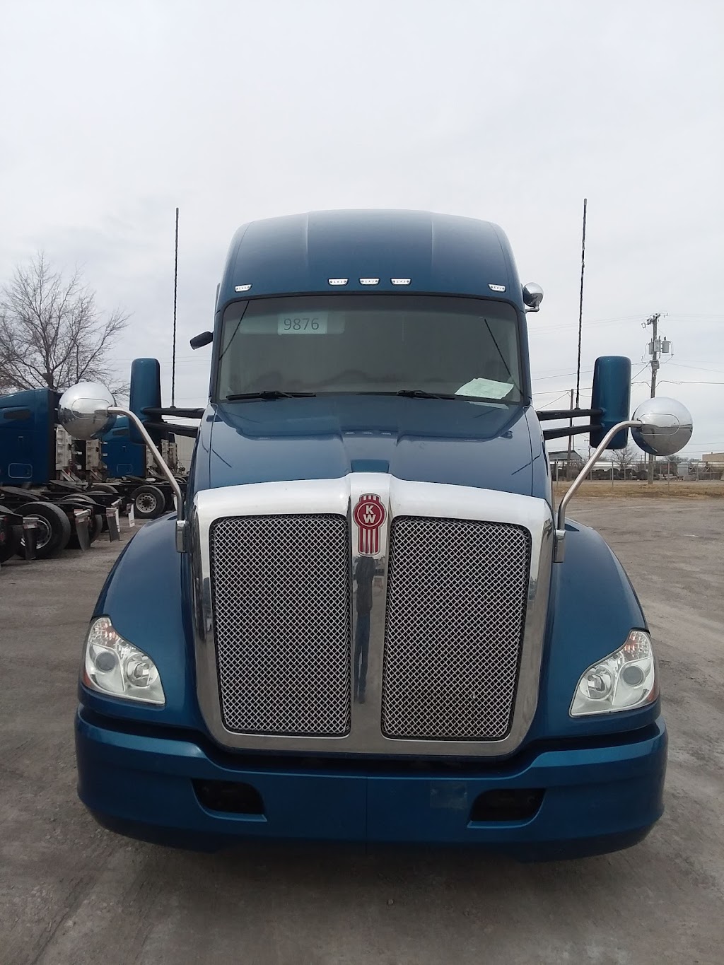 Melton Truck & Trailer Sales | 1225 N 161st E Ave, Tulsa, OK 74116, USA | Phone: (888) 982-2562