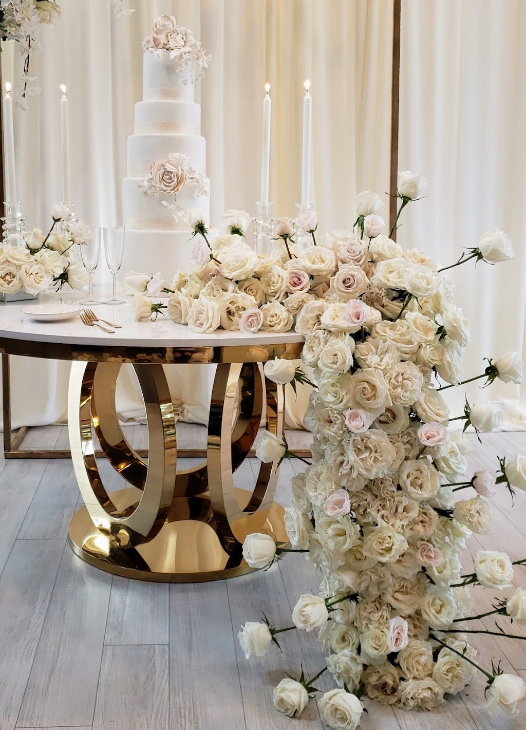 Wedding Florist and Chair Rentals. | 25411 Lake Fenwick Rd, Kent, WA 98032, USA | Phone: (253) 632-8059