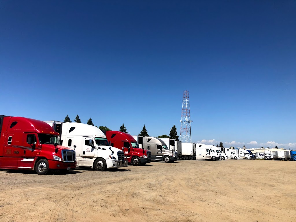 Truck Parking | 4924 W Jennifer Ave, Fresno, CA 93722, USA | Phone: (559) 696-4880