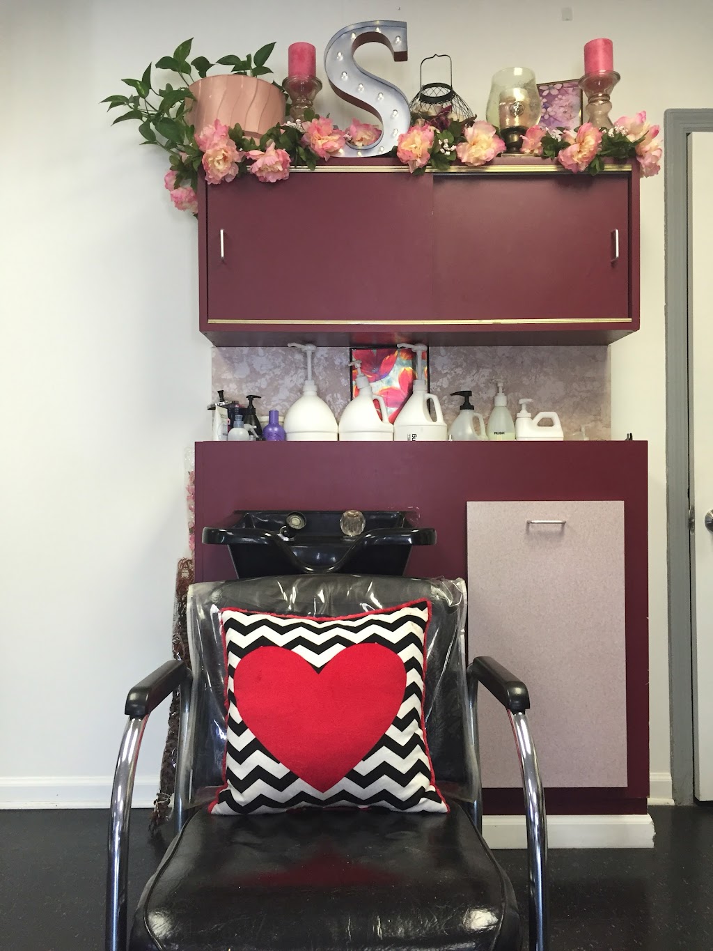 Suzies Salon & Styles | 1 Rosalie Ln #2012, Aston, PA 19014, USA | Phone: (610) 494-4211