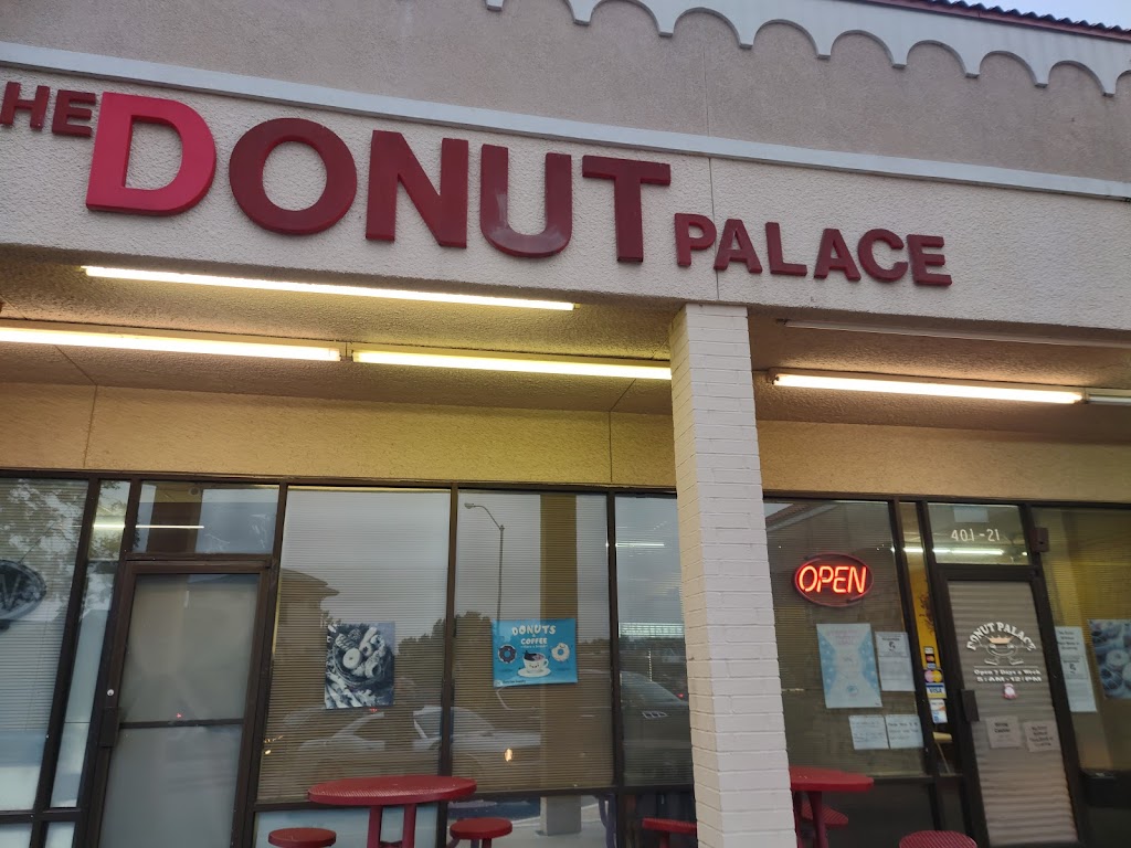 Donut Palace | 401 N Hwy 77 STE21, Waxahachie, TX 75165, USA | Phone: (972) 937-8899