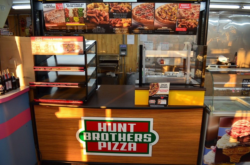 Hunt Brothers Pizza | 802 Palo Pinto St, Weatherford, TX 76086, USA | Phone: (817) 599-7811