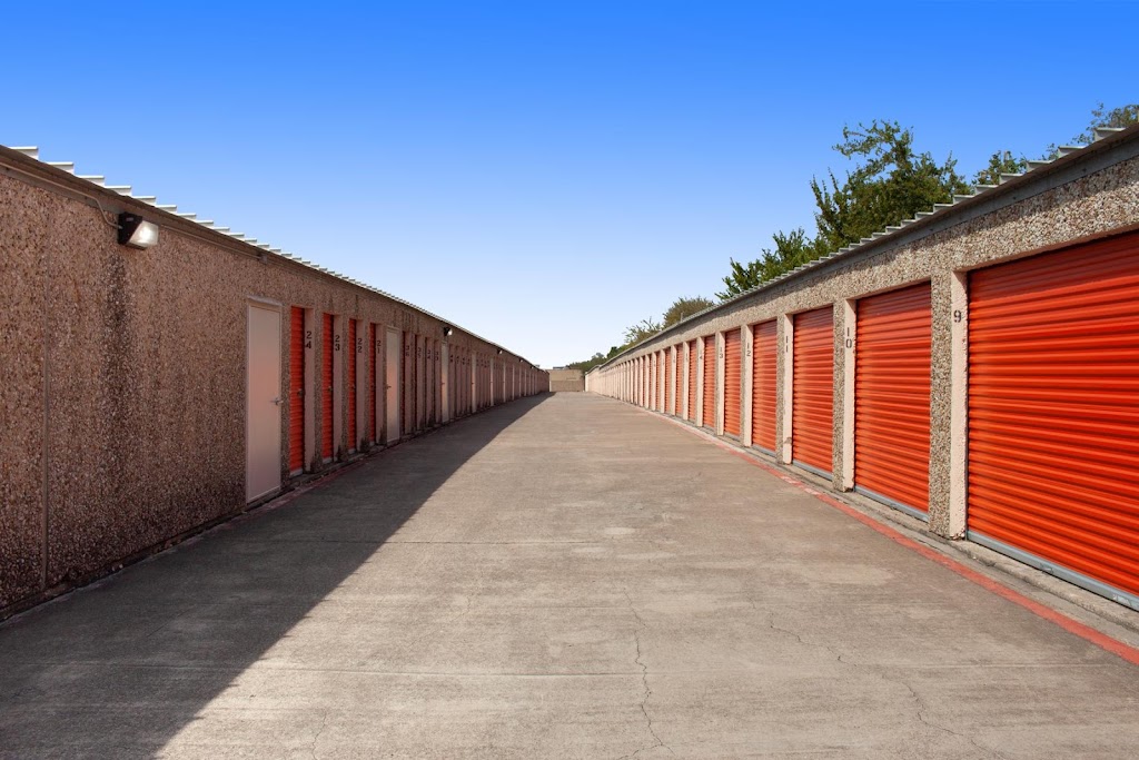 Public Storage | 2377 E Loop 820 S, Fort Worth, TX 76112, USA | Phone: (682) 253-2080