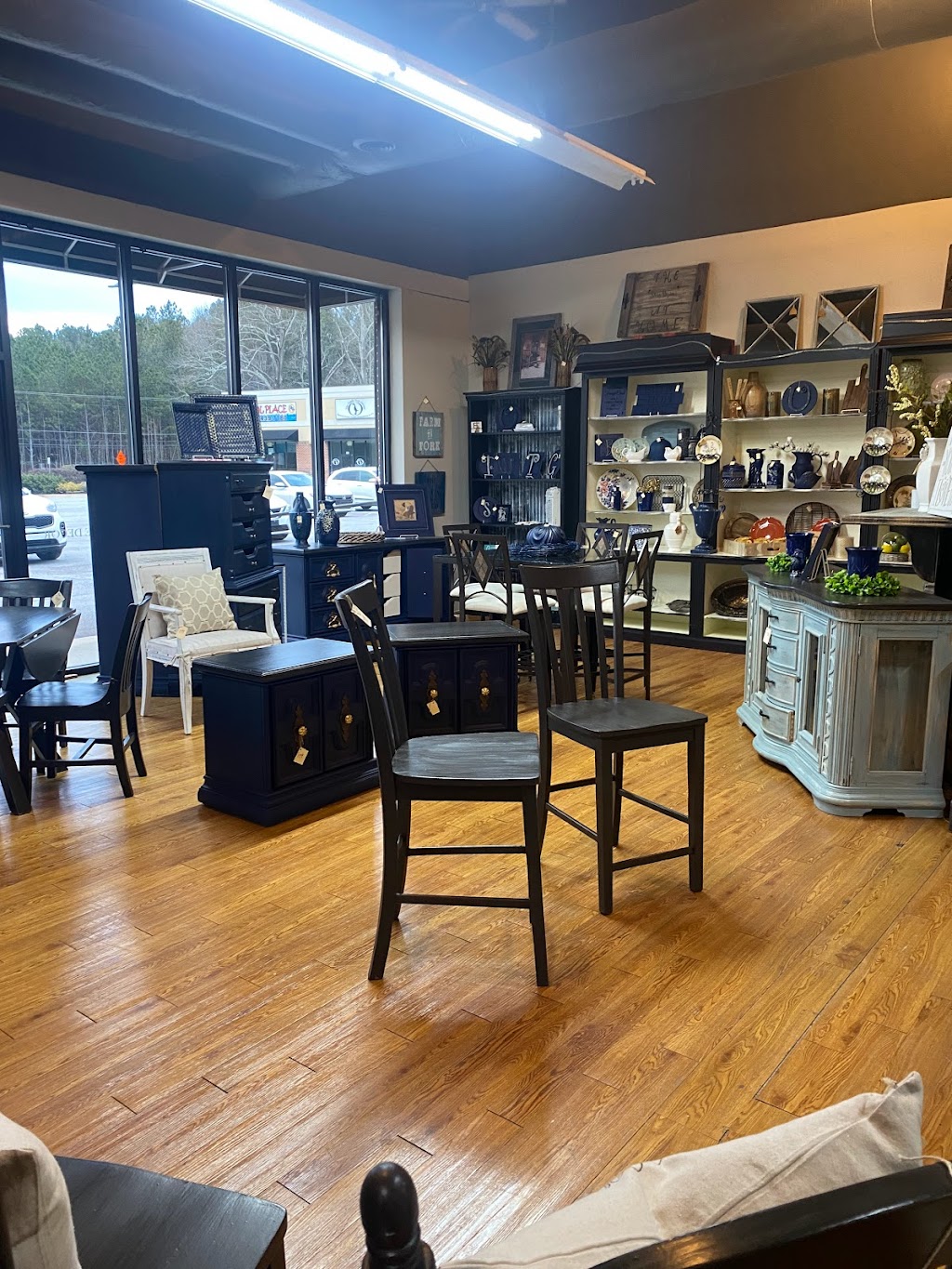 Home Finds Gallery Furniture & Decor | 45 Darbys Crossing Dr, Hiram, GA 30141, USA | Phone: (770) 568-3300