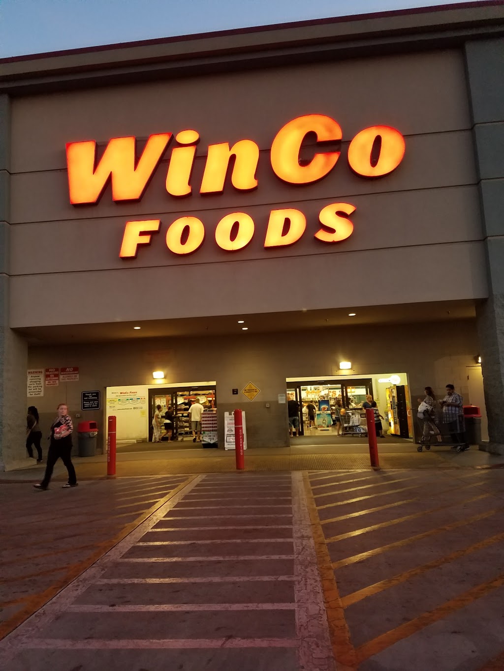 WinCo Foods | 1004 S Peach Ave #69, Fresno, CA 93727, USA | Phone: (559) 251-1002