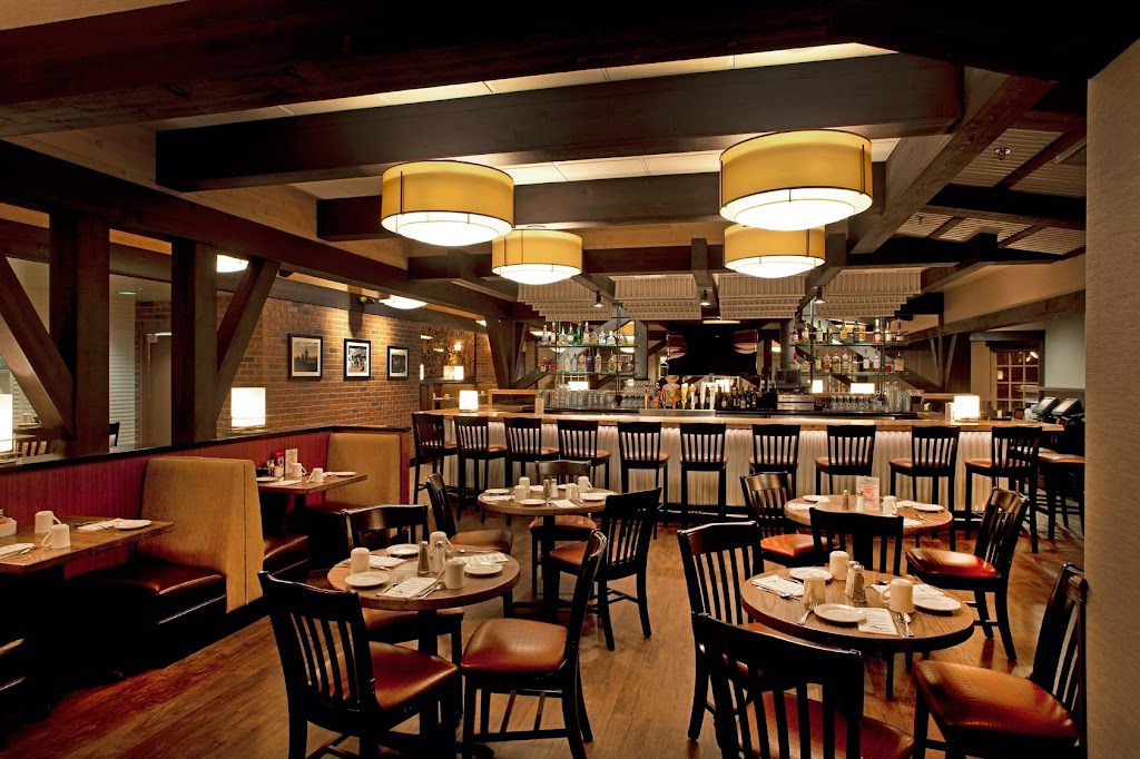 Maxs Restaurant & Bar | 110 Grass Valley Hwy, Auburn, CA 95603, USA | Phone: (530) 888-6100
