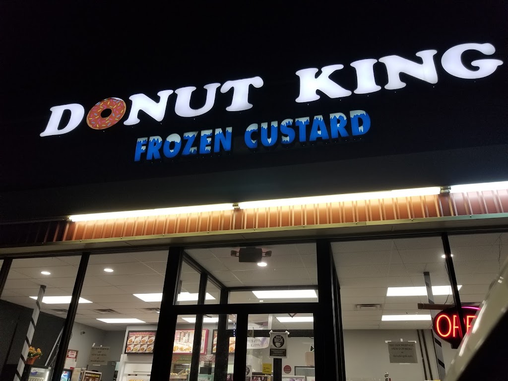 Donut King | 1214 W Lindsey St, Norman, OK 73069, USA | Phone: (405) 321-7882