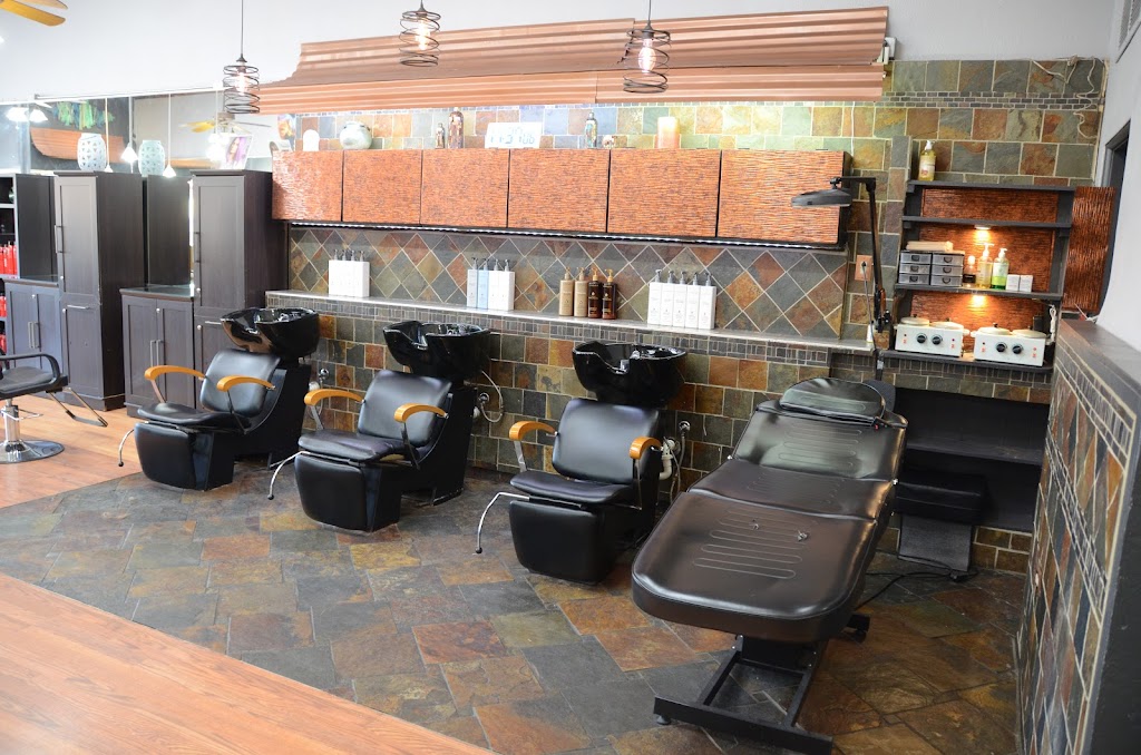 Sizzor Shak Salon and Color Spa | 208 E Main St, Collinsville, IL 62234, USA | Phone: (618) 345-6446