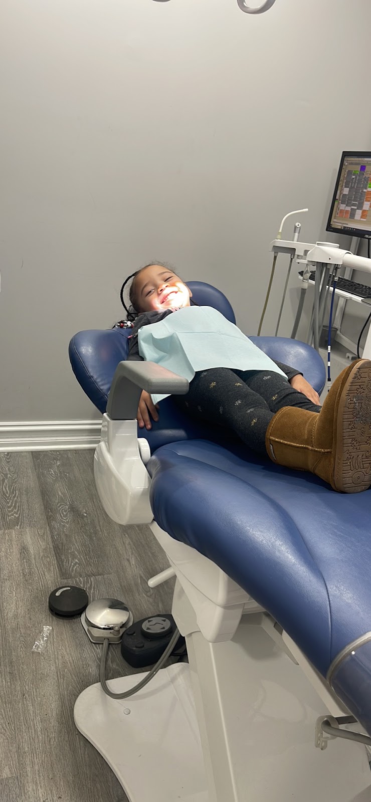 Wow Dental | 18525 Moross Rd, Detroit, MI 48224, USA | Phone: (313) 371-9880