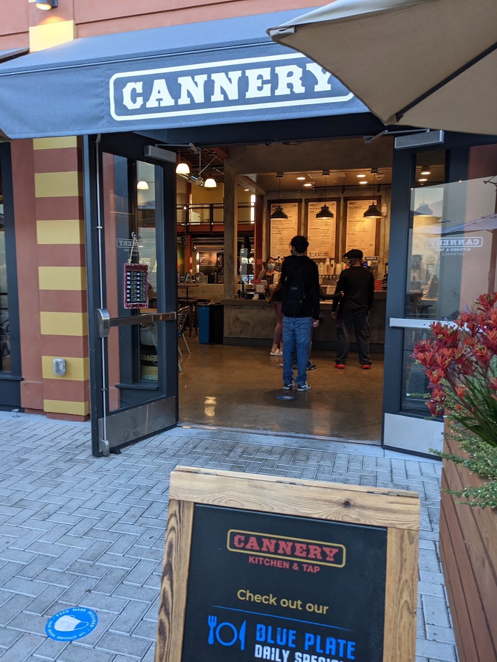 The Cannery Kitchen and Tap | 3323 Castro Valley Blvd, Castro Valley, CA 94546, USA | Phone: (510) 257-2600