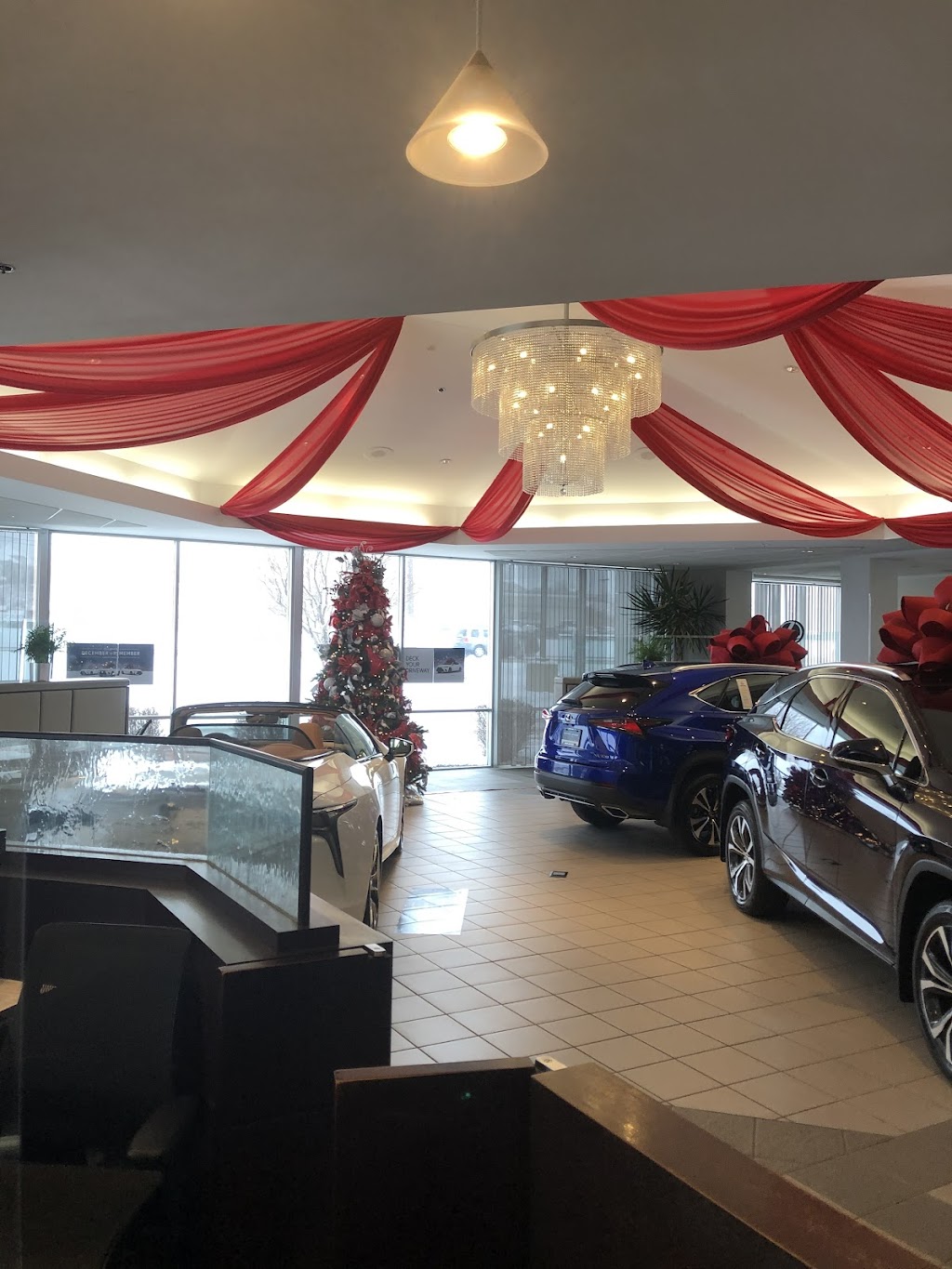 Lexus of Maplewood | 3000 US-61, Maplewood, MN 55109, USA | Phone: (651) 724-9742