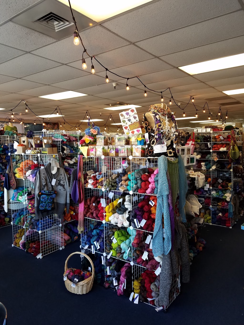 Babettas Yarn & Gifts | 4400 San Juan Ave UNIT 20, Fair Oaks, CA 95628, USA | Phone: (916) 965-6043