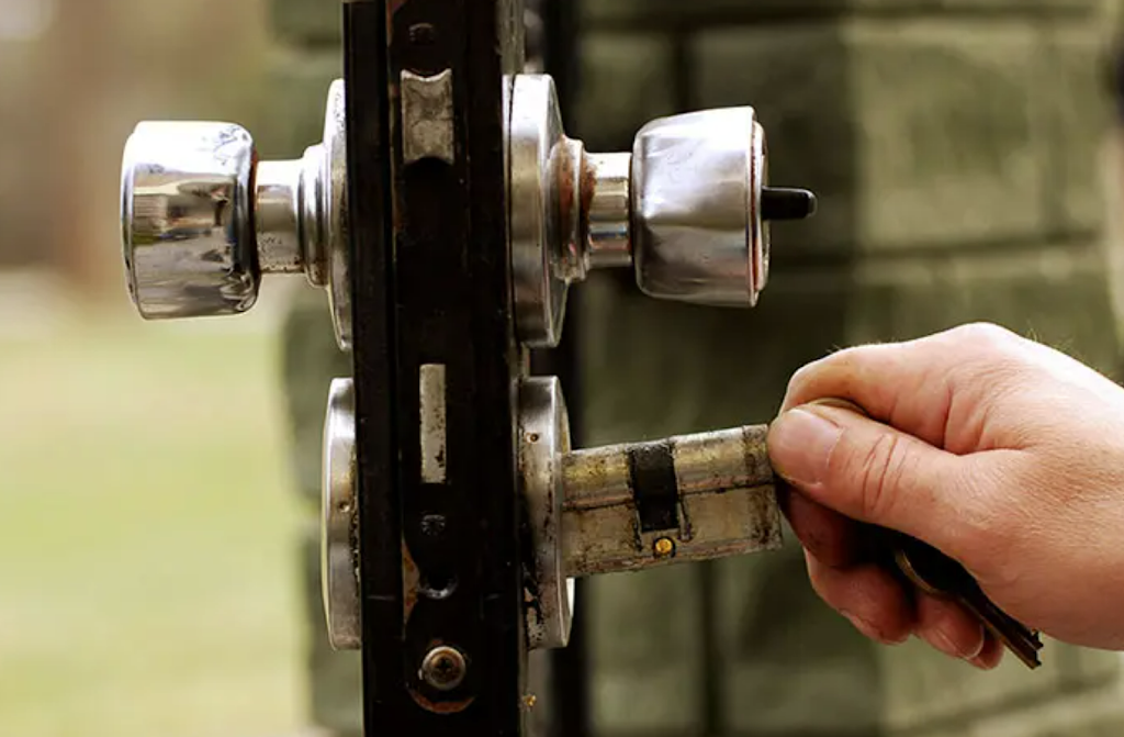 Puget Sound Locksmith | 4111 WA-16, Bremerton, WA 98312, USA | Phone: (360) 874-9100