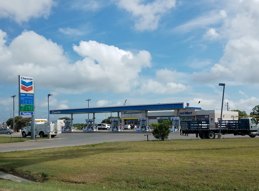 Chevron | 2850 State Hwy 71, Cedar Creek, TX 78612, USA | Phone: (512) 247-9985