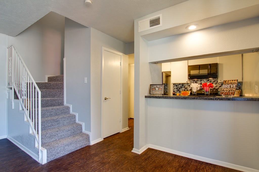 Landen Apartment Homes | 1831 W Pioneer Dr, Irving, TX 75061, USA | Phone: (972) 632-3515