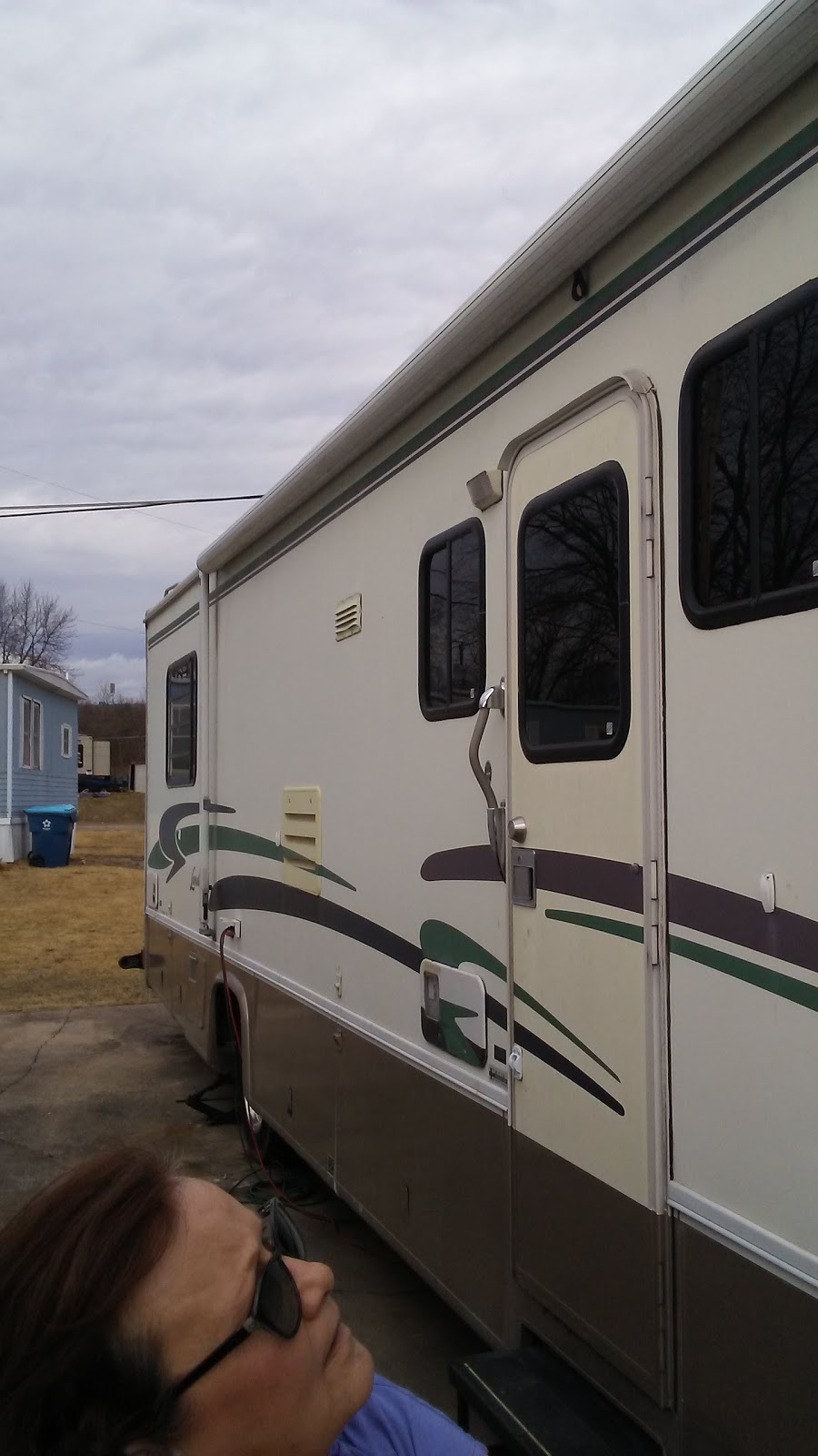 Marquette RV & Mobile Home Park | 1701 Veterans Memorial Pkwy, St Charles, MO 63303, USA | Phone: (636) 724-3630