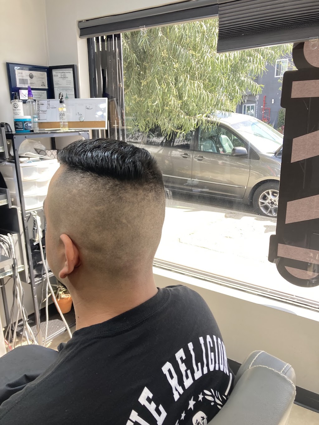 La Barberia Barber Shop | 2725 Fletcher Dr, Los Angeles, CA 90039, USA | Phone: (213) 678-0444