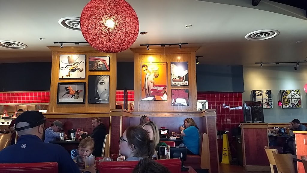 Red Robin Gourmet Burgers and Brews | 2367 Claribel Rd, Riverbank, CA 95367, USA | Phone: (209) 863-1290