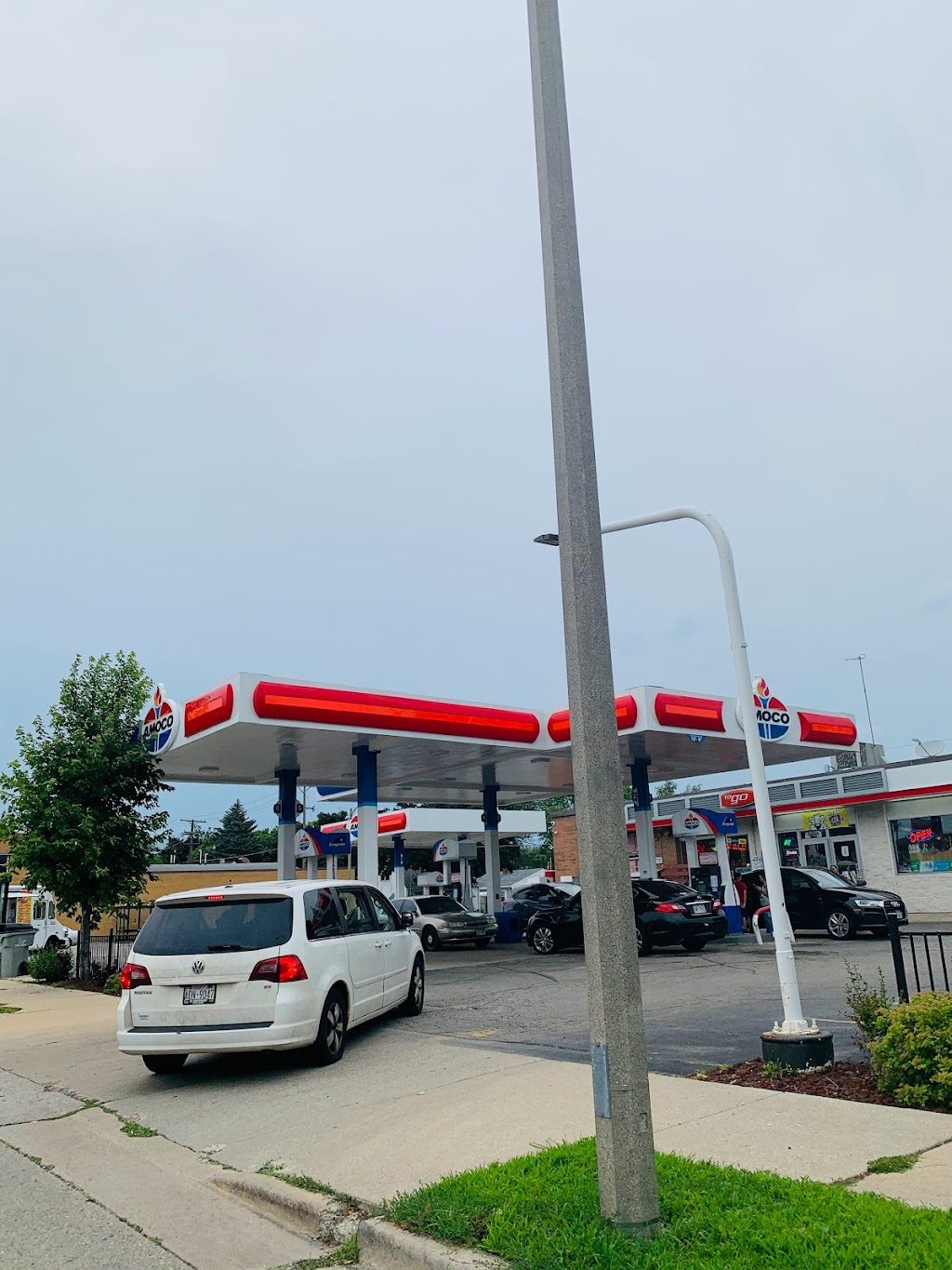 Amoco | 3434 W Oklahoma Ave, Milwaukee, WI 53215, USA | Phone: (414) 455-8998