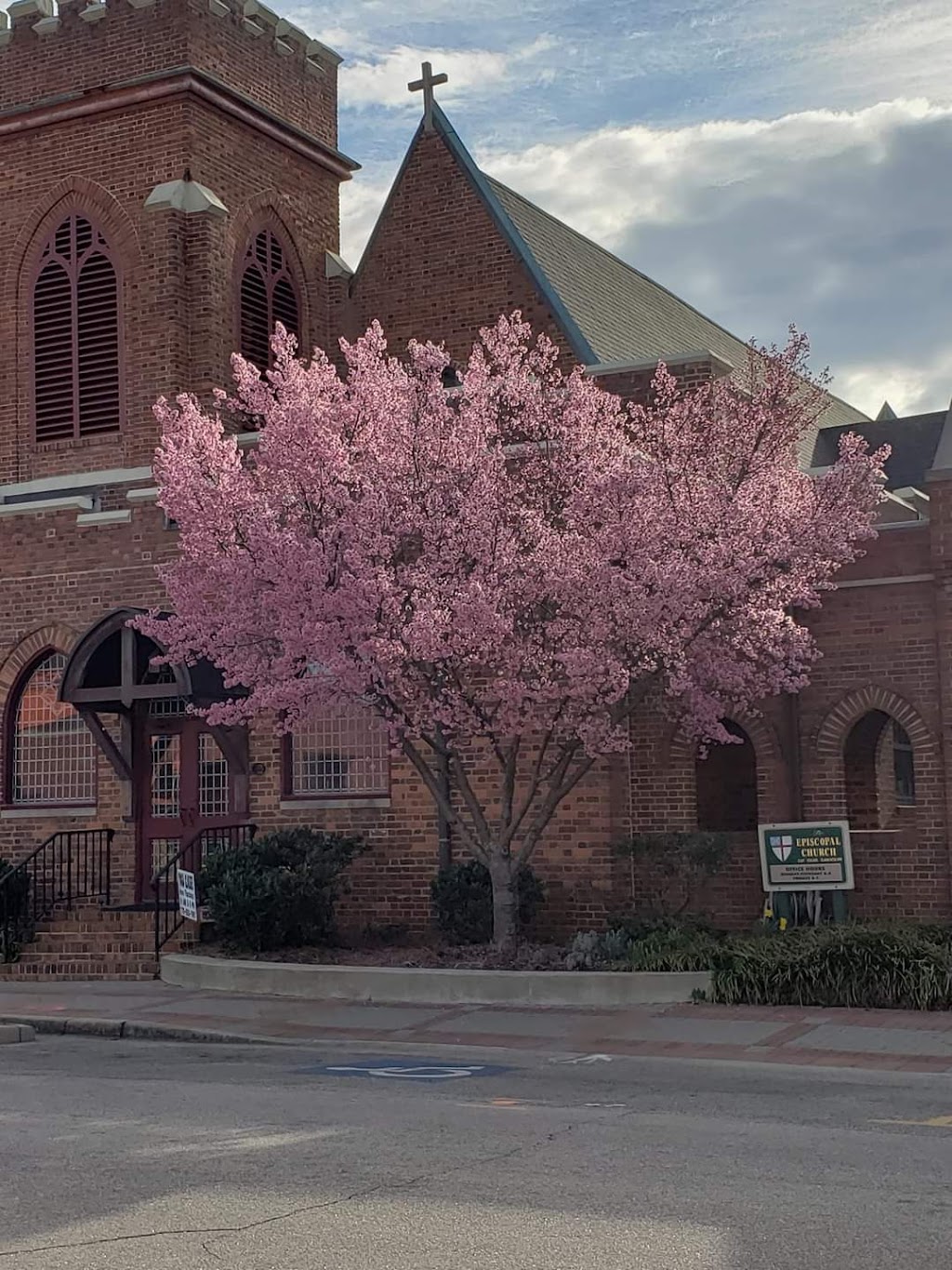 Episcopal Church of Our Saviour, Rock Hill, SC | 144 Caldwell St, Rock Hill, SC 29730, USA | Phone: (803) 327-1131