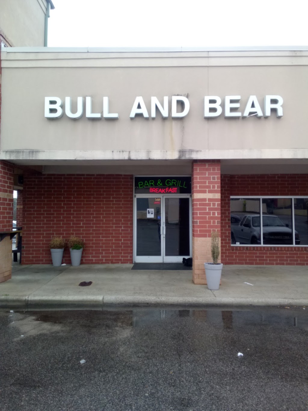 The Bull & Bear | 5442 Six Forks Rd, Raleigh, NC 27609, USA | Phone: (919) 977-0164