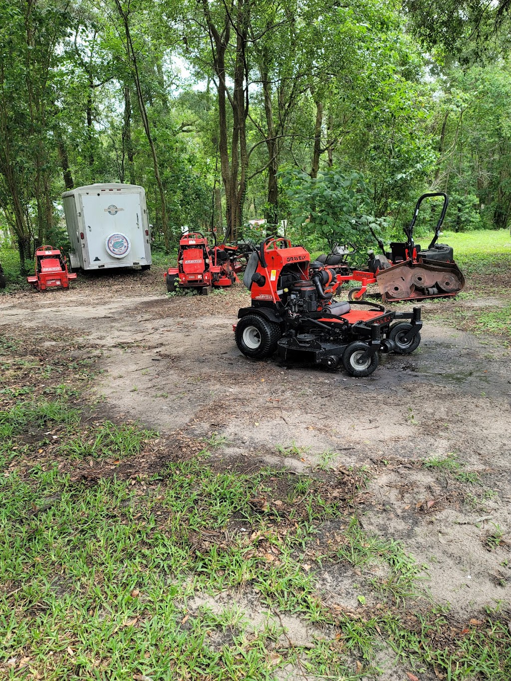 J and J Mowers LLC | 2242 NE 97th Street Rd, Anthony, FL 32617, USA | Phone: (352) 734-8822