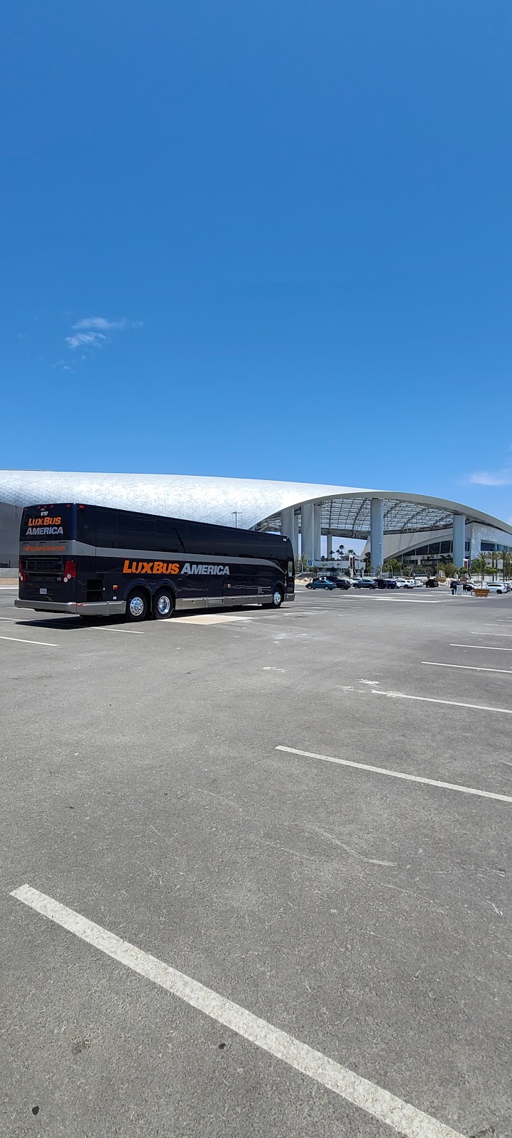 Lux Bus America | 851 E Cerritos Ave, Anaheim, CA 92805, USA | Phone: (877) 610-7870