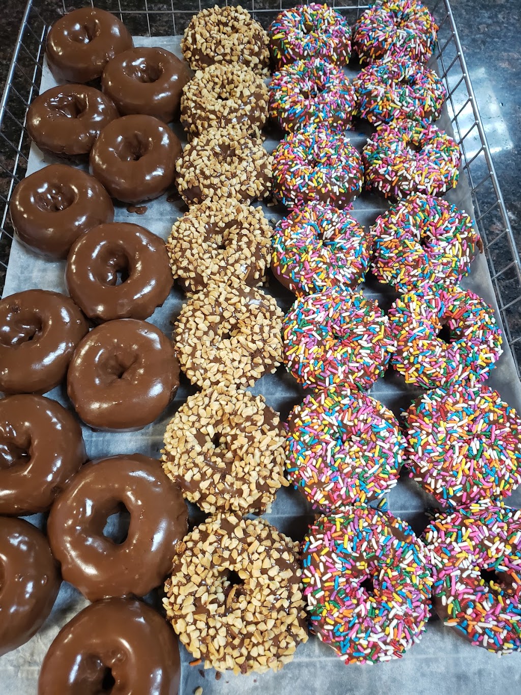 Yum Yum Donuts | 11699 Magnolia Blvd, North Hollywood, CA 91601, USA | Phone: (818) 760-9054