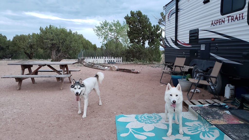 Floyds RV Park | 1438 N Street, US-50, Penrose, CO 81240, USA | Phone: (719) 372-3385