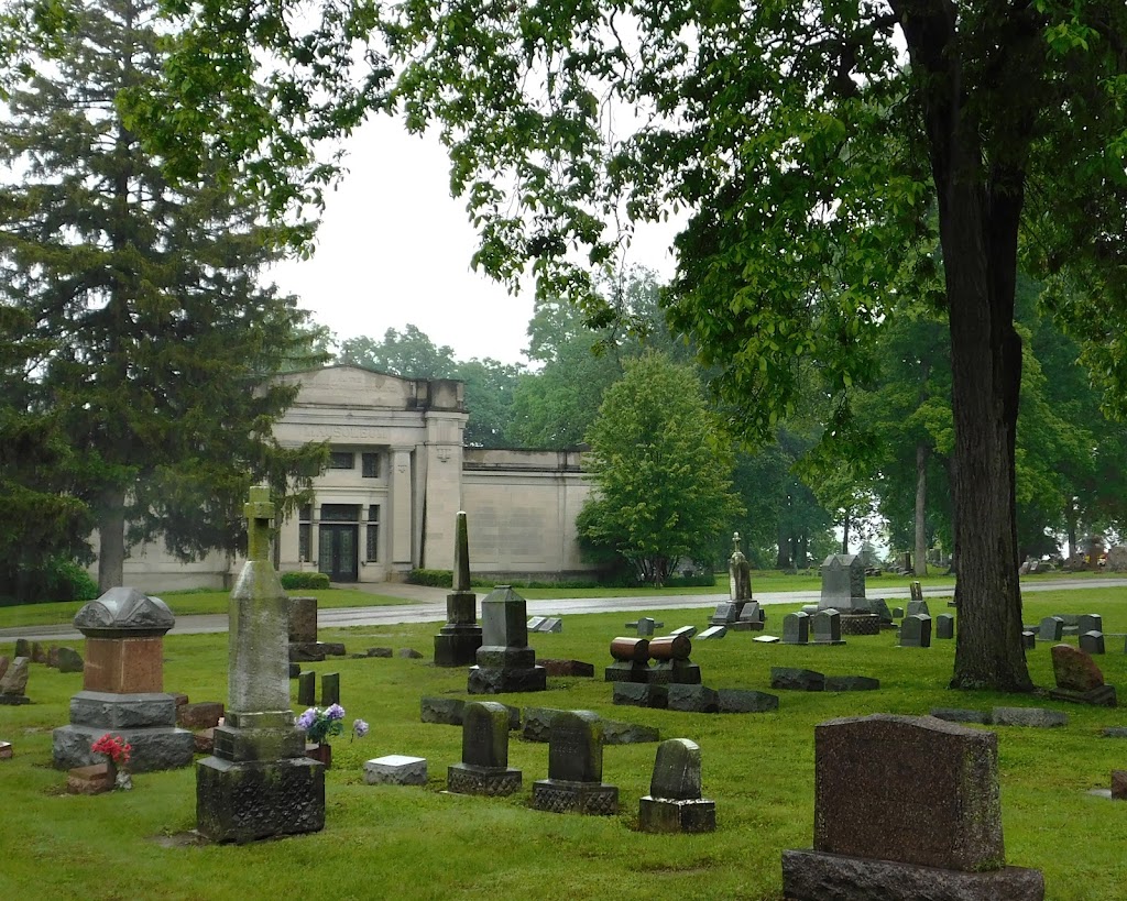 Catholic Cemetery | 3500 Lake Ave, Fort Wayne, IN 46805, USA | Phone: (260) 426-2044