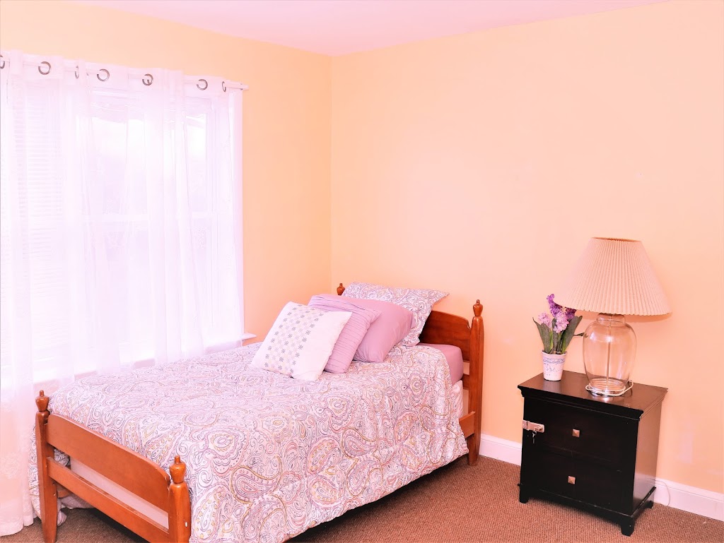 Elegant Senior Living | 10505 Burbank Dr, Rockville, MD 20854, USA | Phone: (301) 637-9688