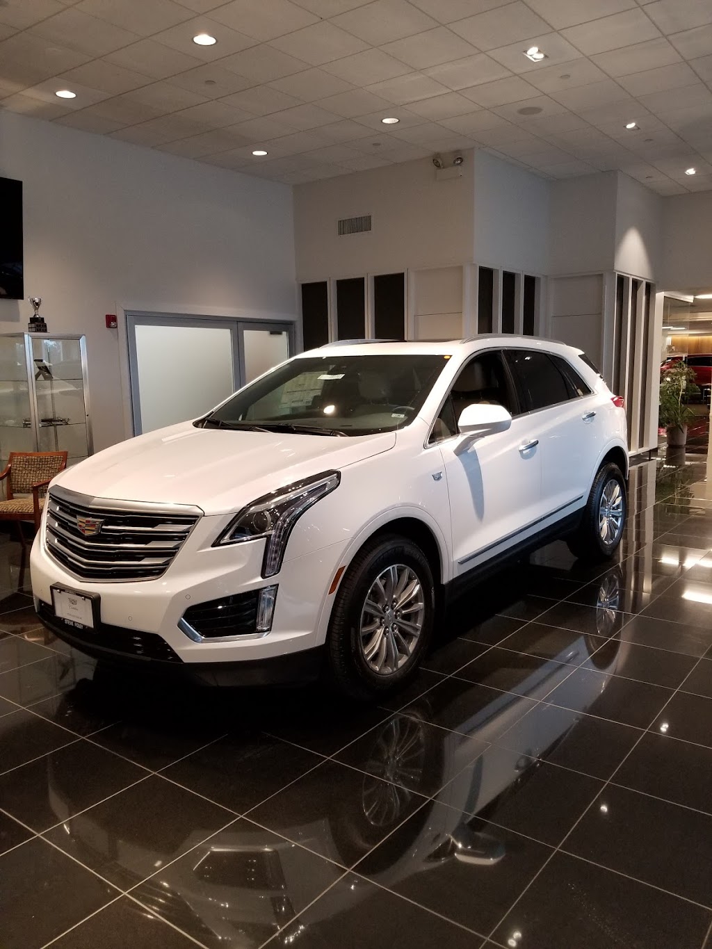 Napleton Cadillac of Northbrook | 100 Skokie Blvd, Northbrook, IL 60062, USA | Phone: (847) 564-4090