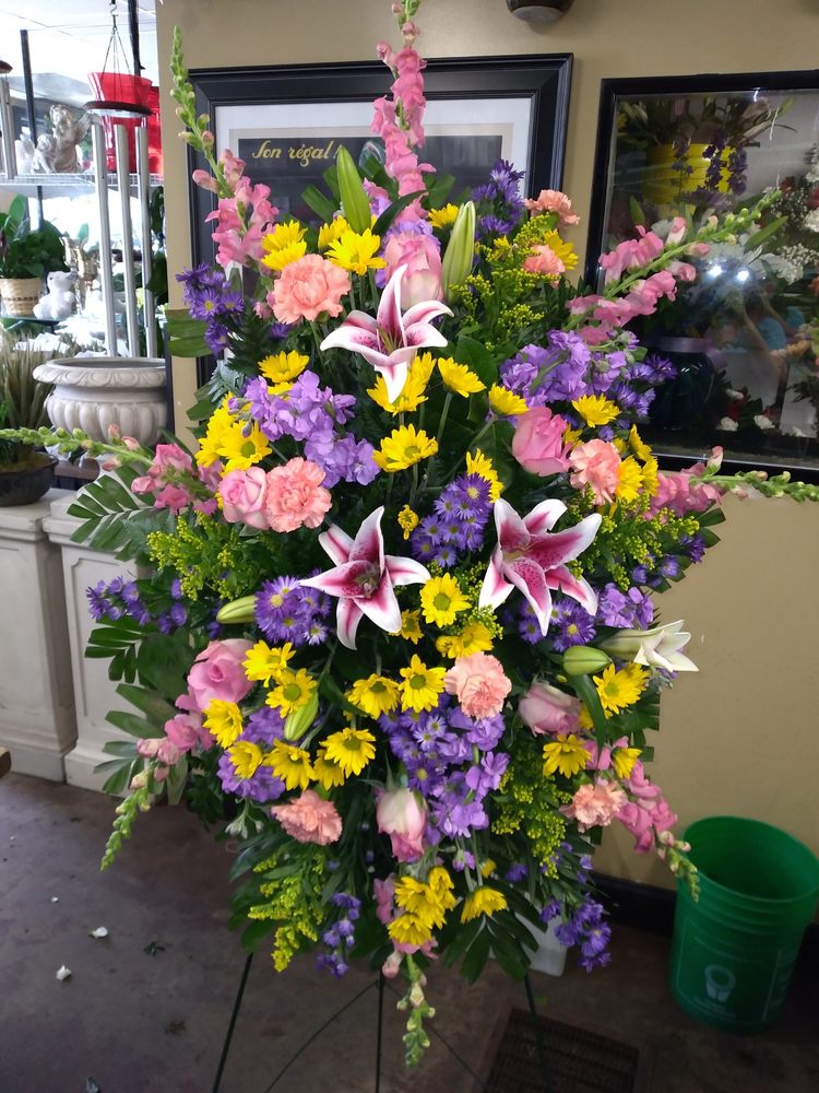 Wildflowers Florist | 2406 S Preston St, Louisville, KY 40217, USA | Phone: (502) 634-0110