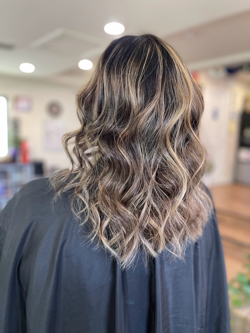 Simply Divine Salon | 806 E Palm Valley Blvd #B, Round Rock, TX 78664, USA | Phone: (512) 215-8402