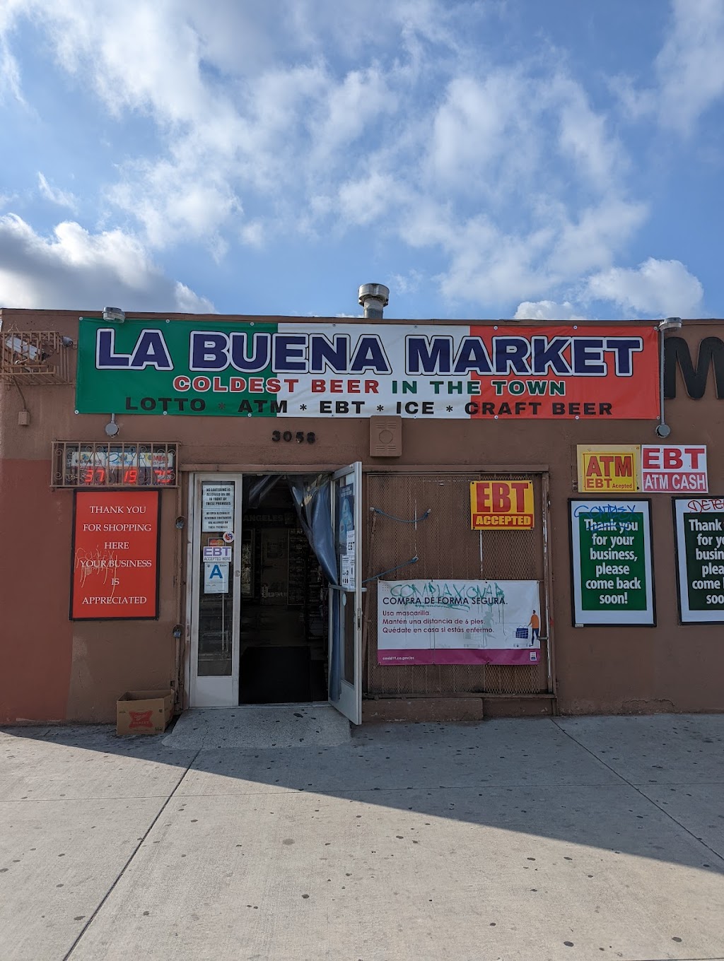 La Buena market | 3058 Randolph St, Huntington Park, CA 90255, USA | Phone: (909) 379-5605