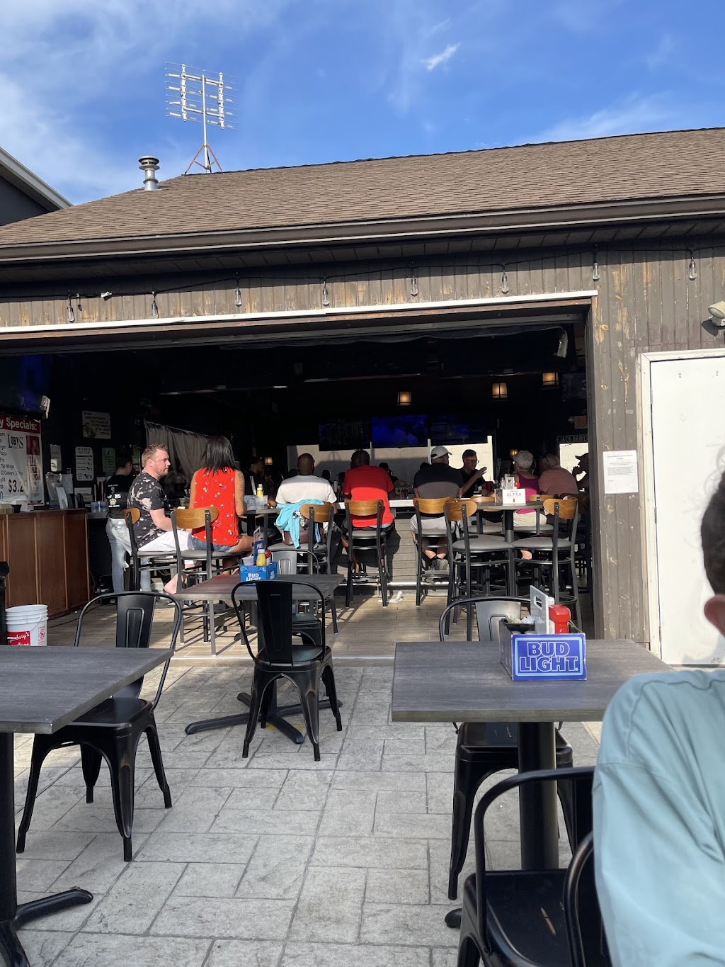 Lobys Bar & Grille | 4736 Hills and Dales Rd NW, Canton, OH 44708, USA | Phone: (330) 479-9860