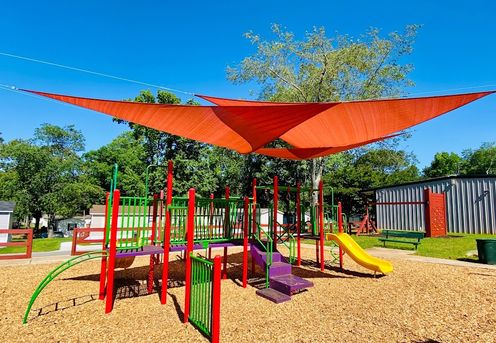 Four Seasons | 100 Apollo Dr, Fayetteville, GA 30214, USA | Phone: (770) 964-2333