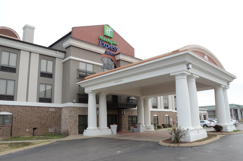 Holiday Inn Express & Suites Covington Tennessee | 120 Deena Cove, Covington, TN 38019, USA | Phone: (901) 476-9700