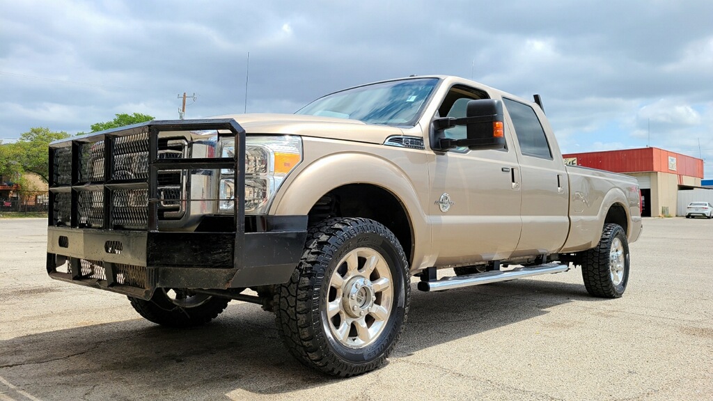 Showcase Motors Elite | 5555 Timberhill #2, San Antonio, TX 78238, USA | Phone: (210) 638-1630